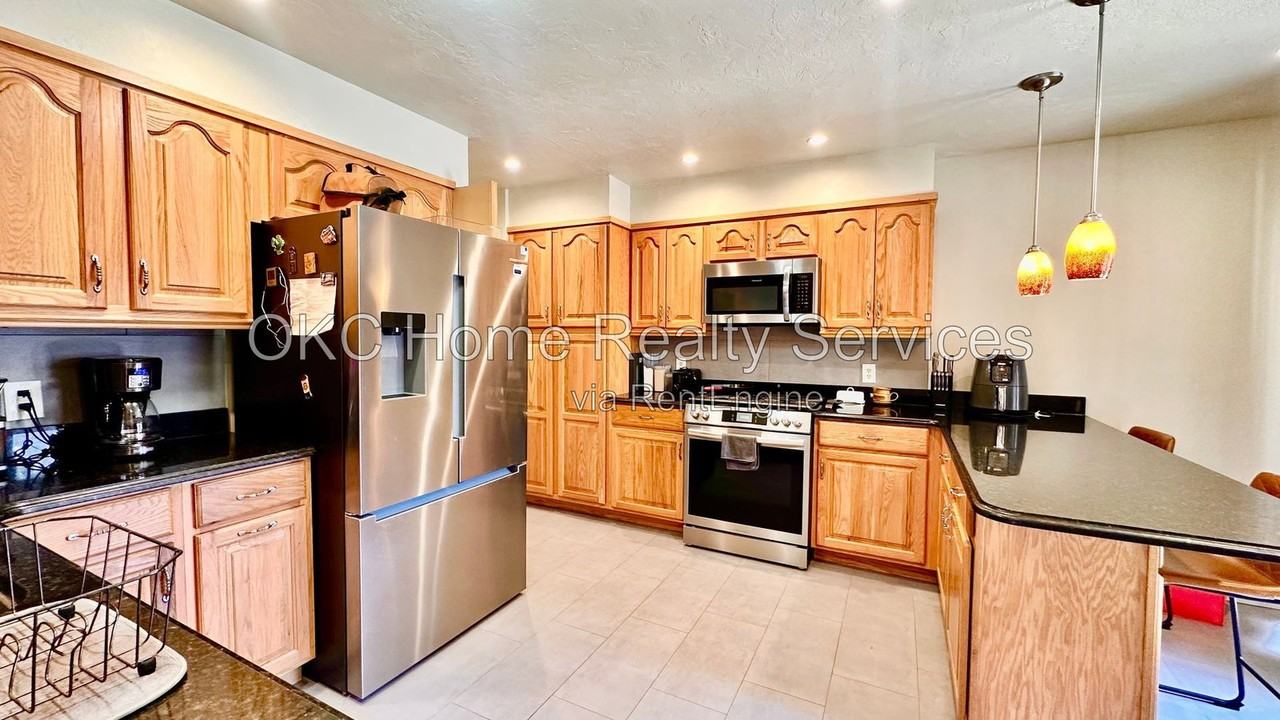 2008 Nw 47th St - Photo 7 of 29