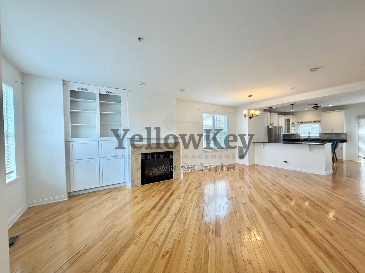 104 S Myrtle Ave - Photo 2 of 15