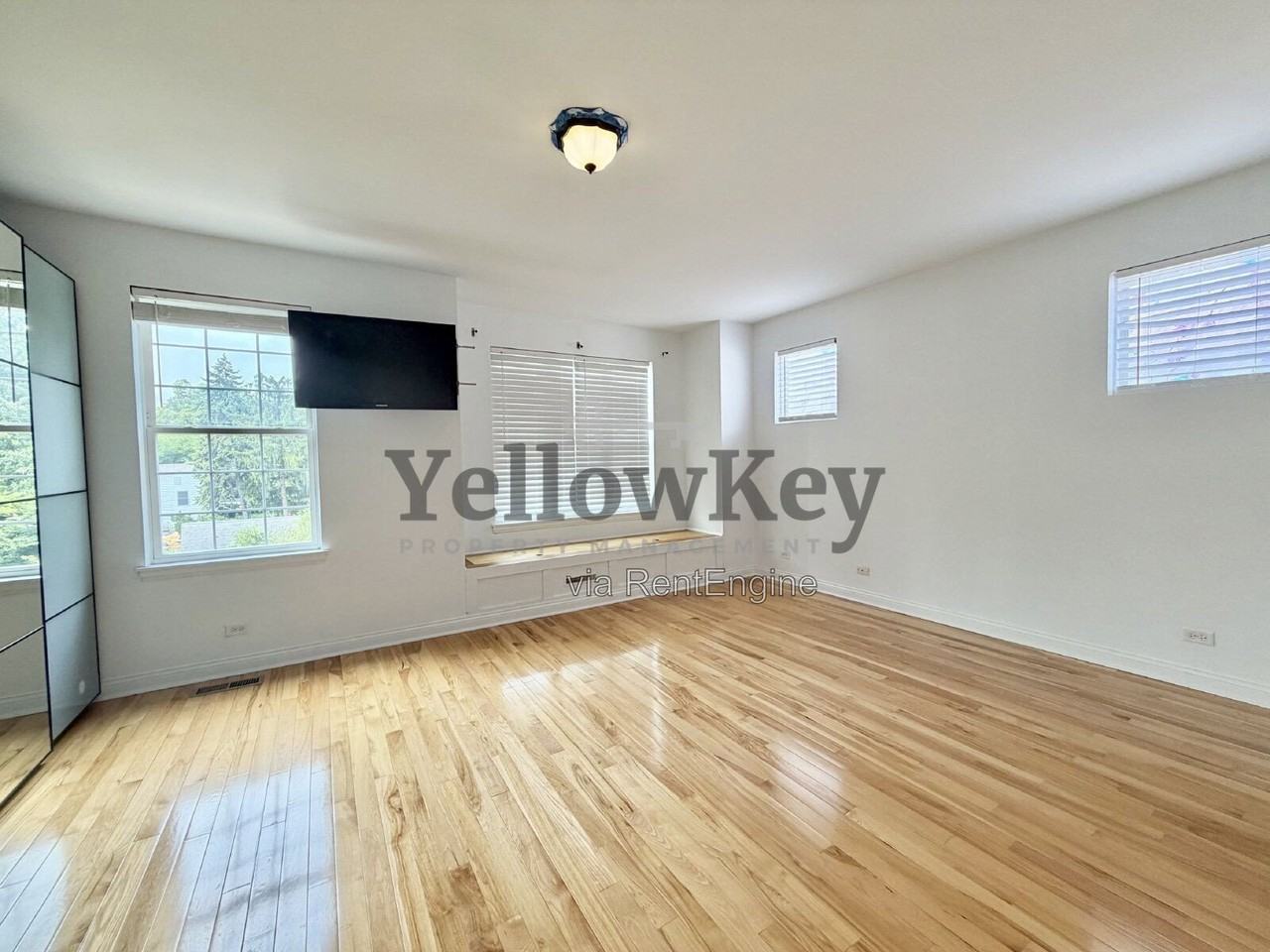 104 S Myrtle Ave - Photo 7 of 15