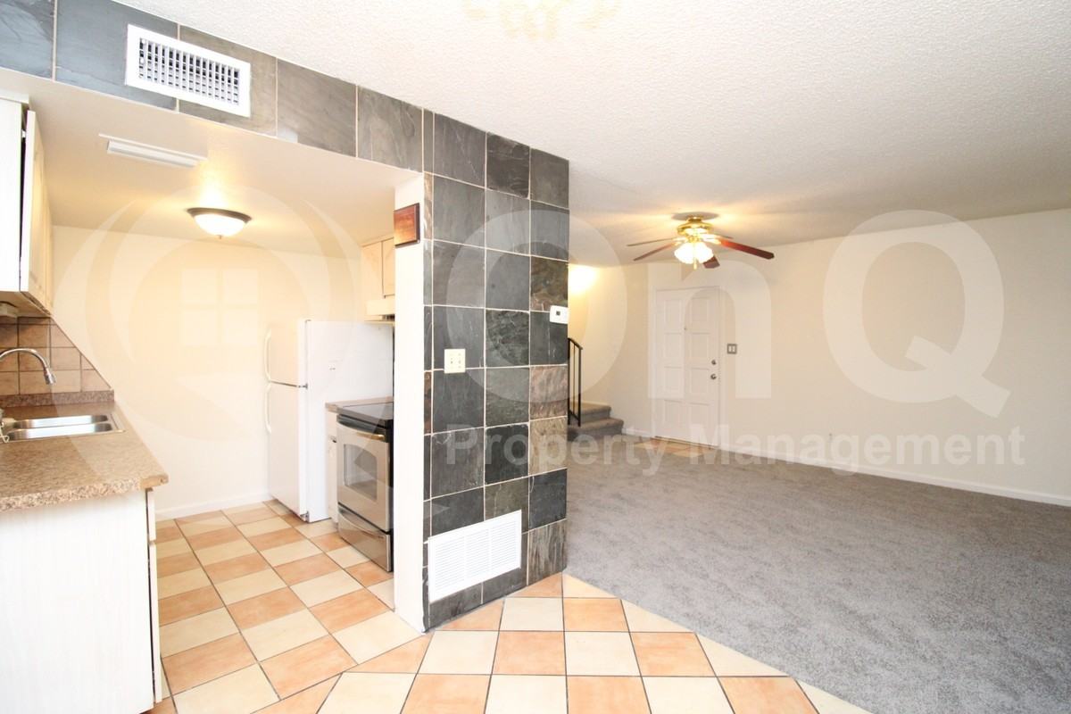 3409 W Echo Ln - Photo 4 of 20