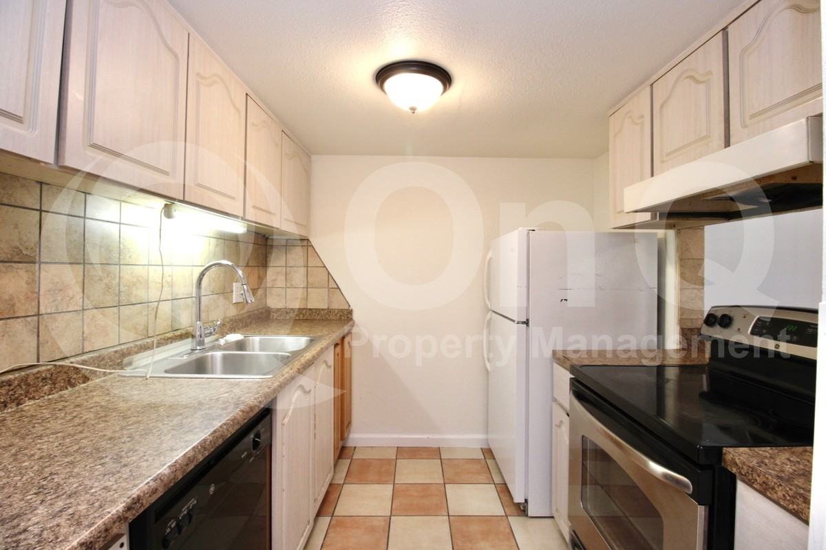 3409 W Echo Ln - Photo 5 of 20