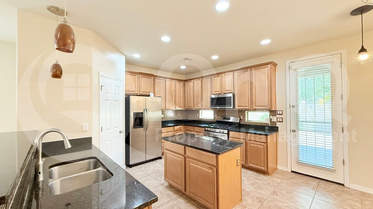 16325 N 73rd Dr - Photo 3 of 19