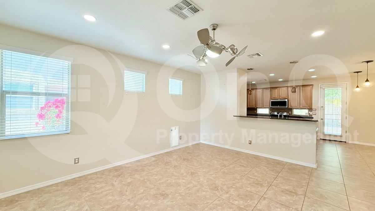 16325 N 73rd Dr - Photo 5 of 19