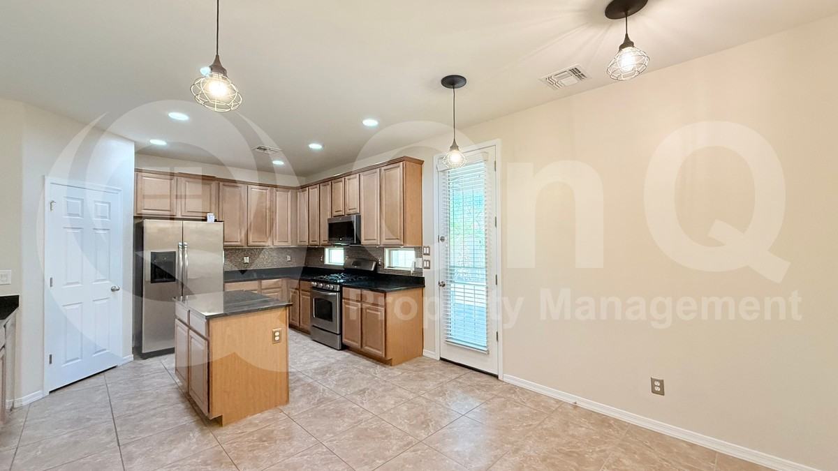 16325 N 73rd Dr - Photo 6 of 19