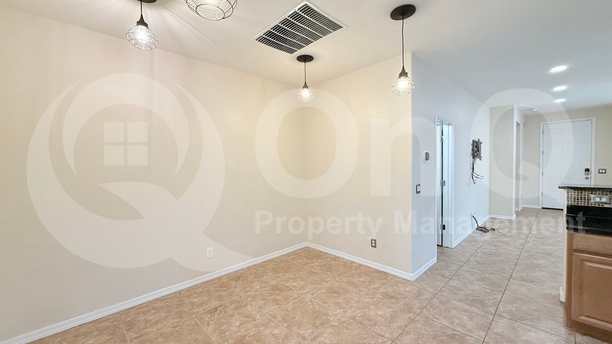 16325 N 73rd Dr - Photo 7 of 19