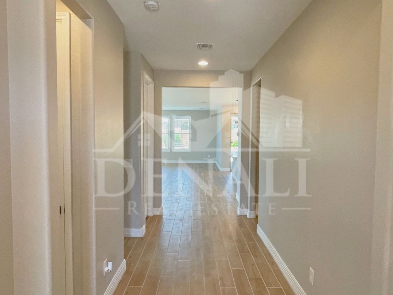 13648 N 144th Dr - Photo 2 of 32