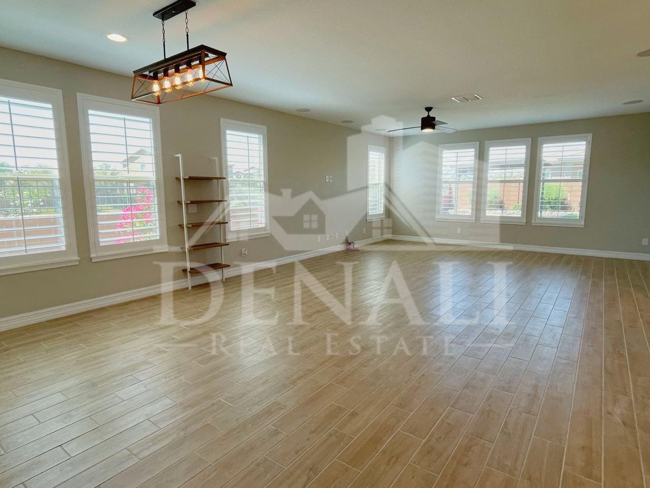 13648 N 144th Dr - Photo 3 of 32
