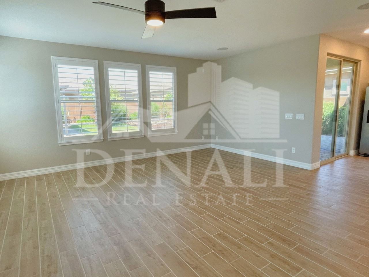 13648 N 144th Dr - Photo 5 of 32