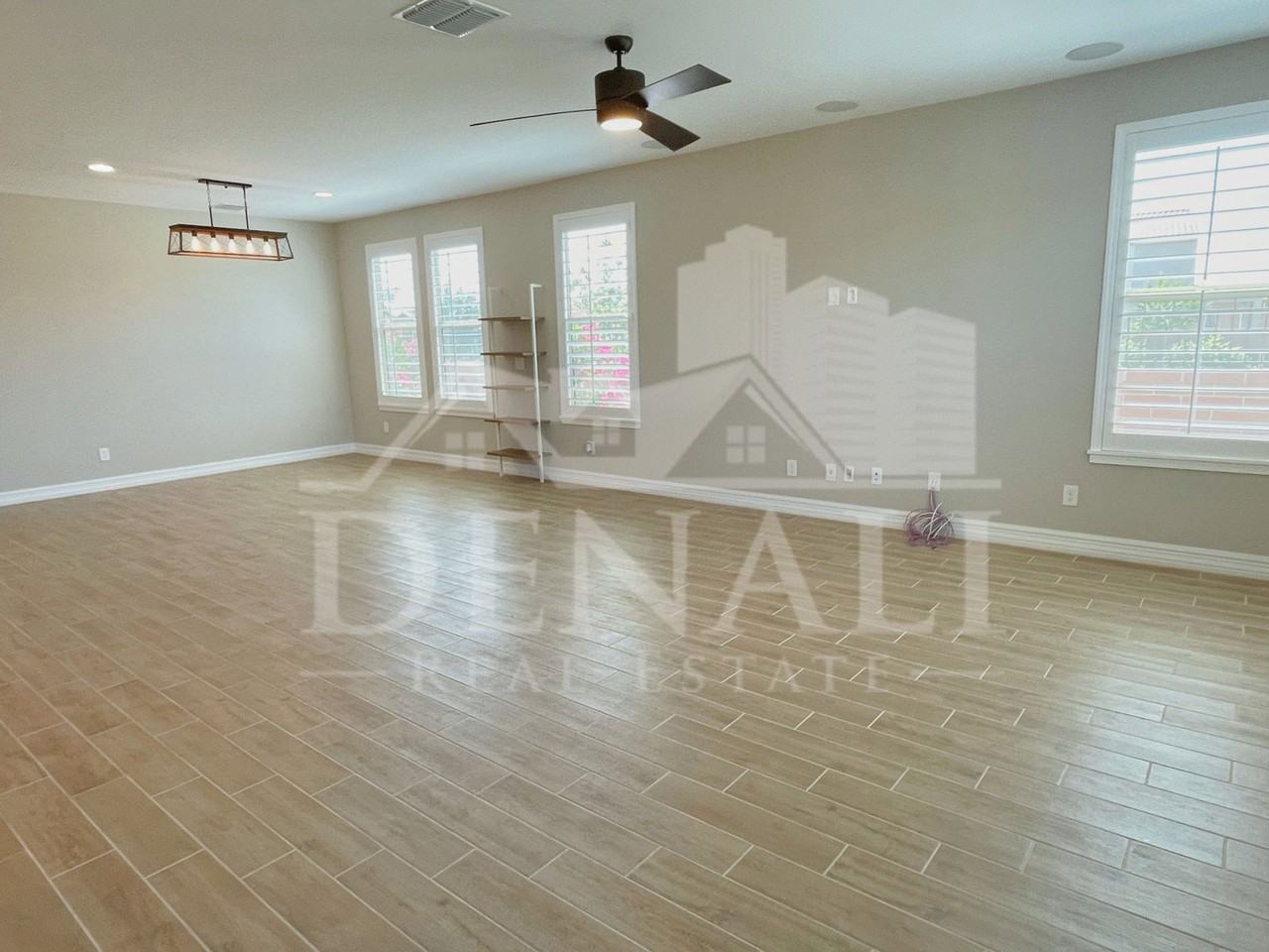 13648 N 144th Dr - Photo 7 of 32