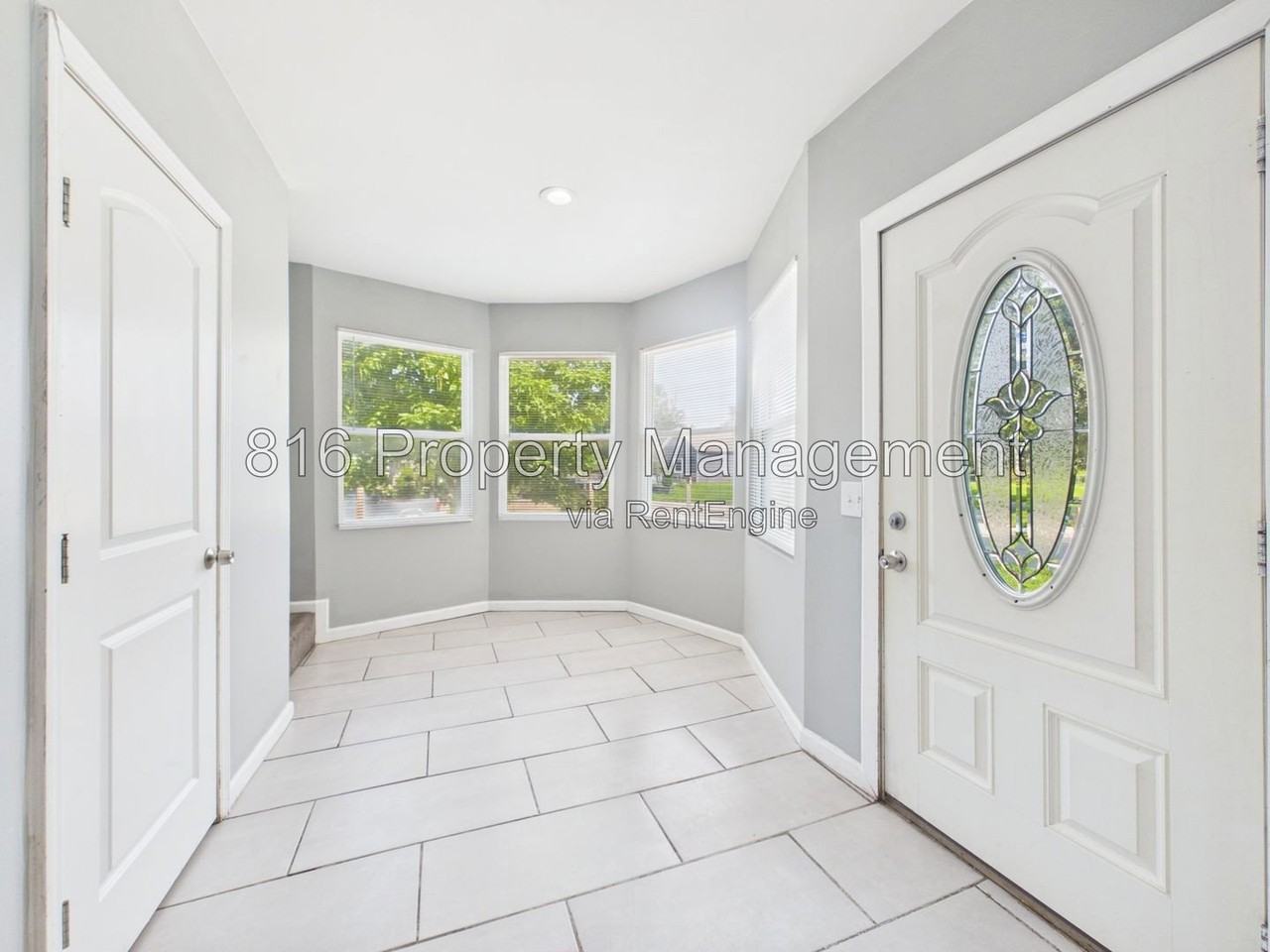 1256 Pennsylvania Ave - Photo 4 of 37