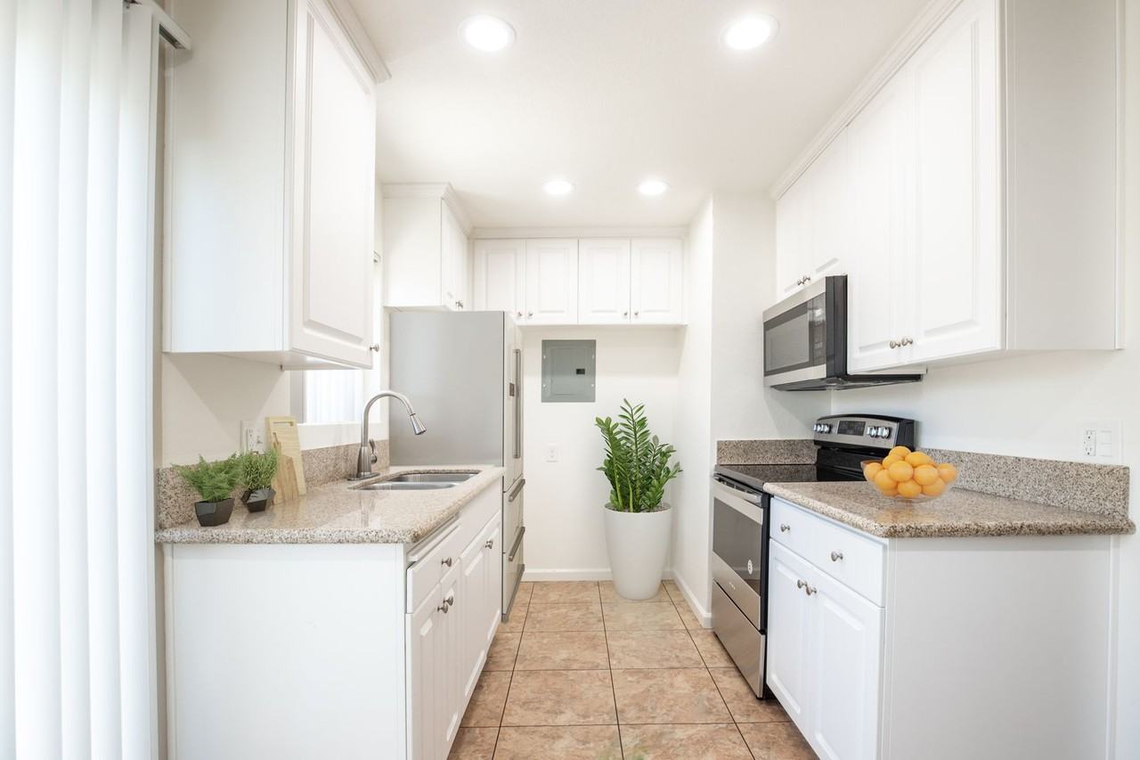 Diamond Crest Apartments - Photo 2 of 20