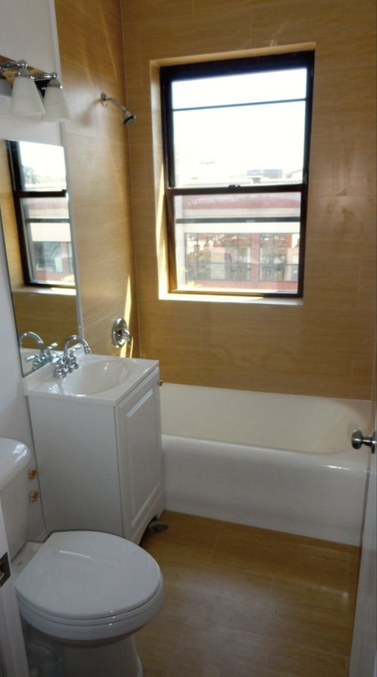 339 W Howard St #202 - Photo 6 of 9