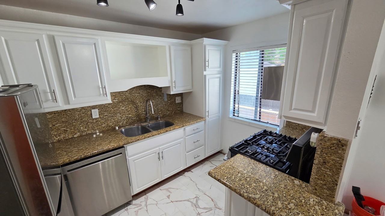 219 N Isabel St #5 - Photo 2 of 17