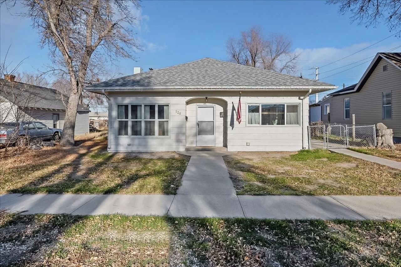 520 5th Ave N - Photo 3 of 32