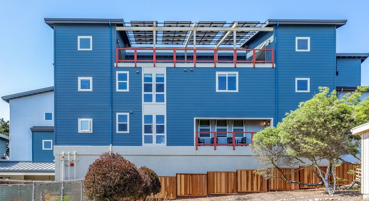225 Cypress Ave - Marina - Photo 2 of 19
