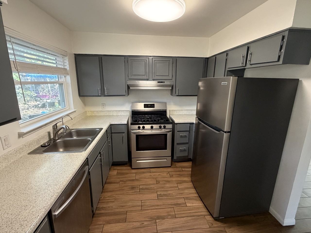 6208 Mountain Shadows Dr #NA - Photo 3 of 21