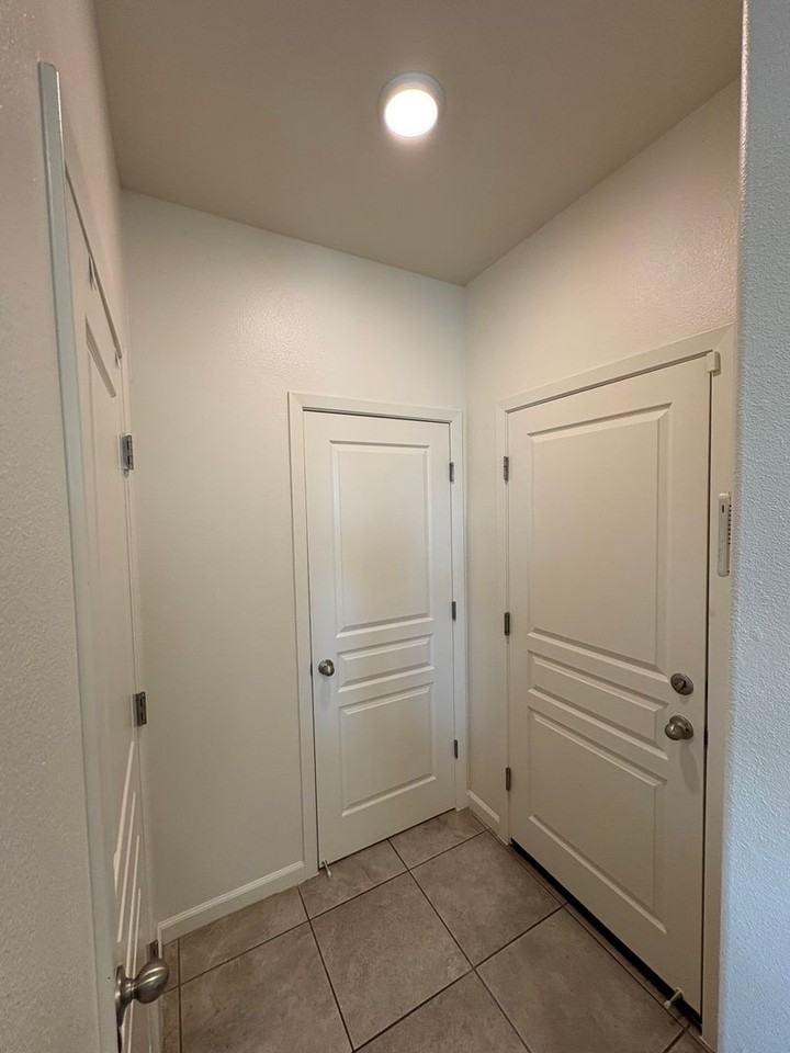 641 S Laguna St - Photo 4 of 43