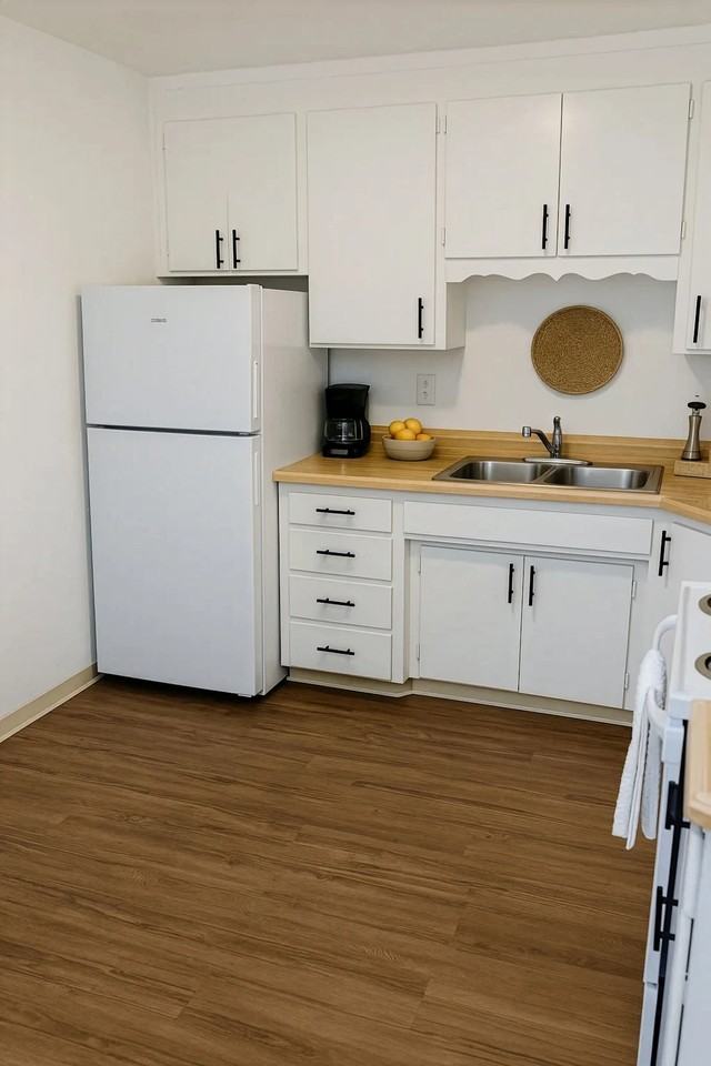 Kenwood Heights - Photo 4 of 13