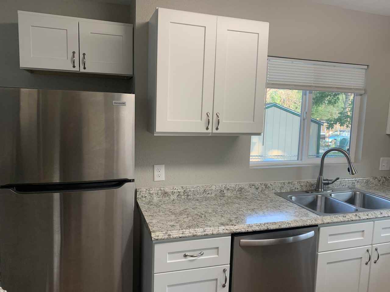 635 Maple St #NA - Photo 7 of 20