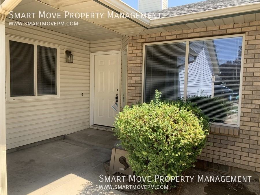 973 E Blue Heron St - Photo 2 of 19