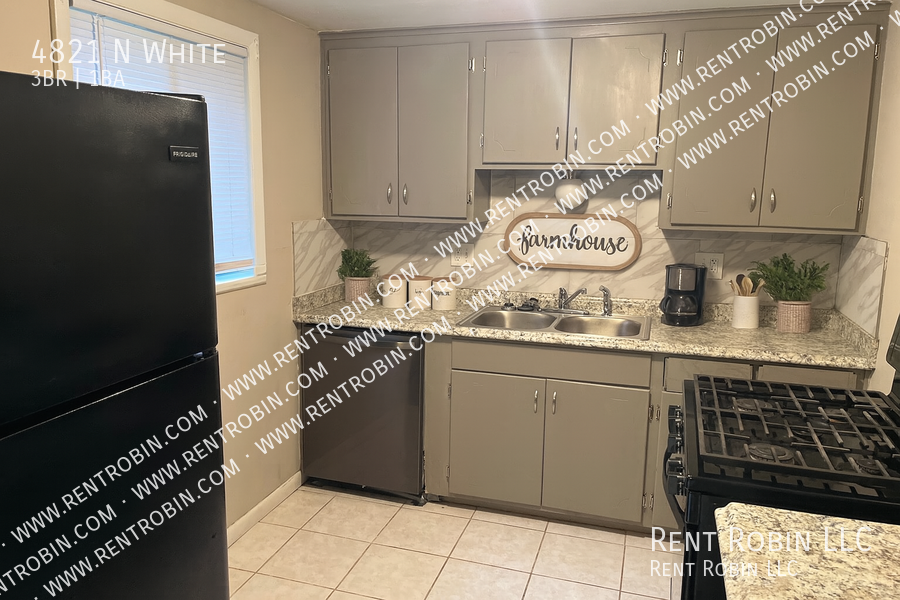 4821 N White Ave - Photo 7 of 18