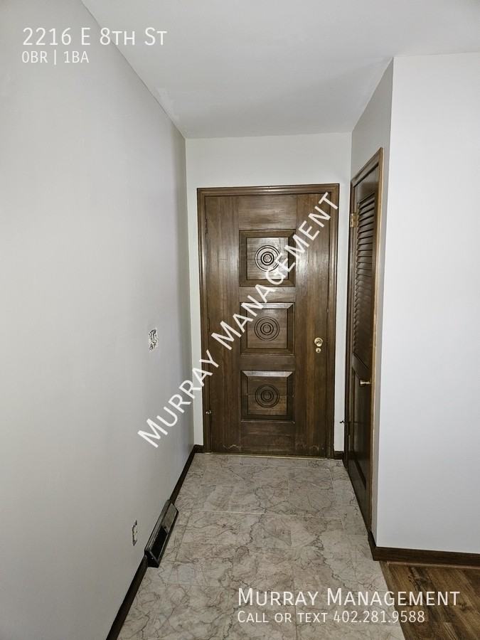 2216 E 8th St - Photo 4 of 12