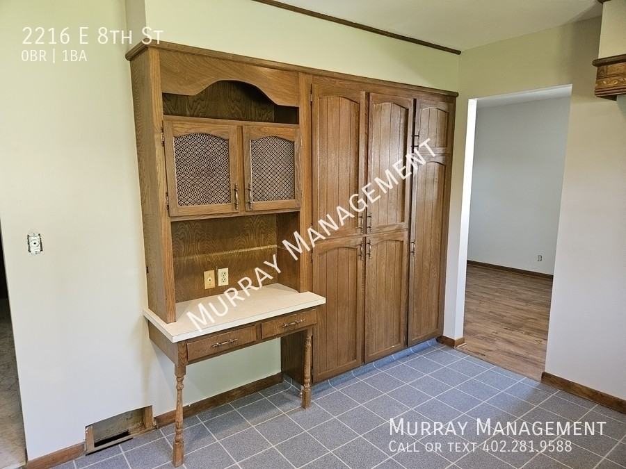 2216 E 8th St - Photo 7 of 12