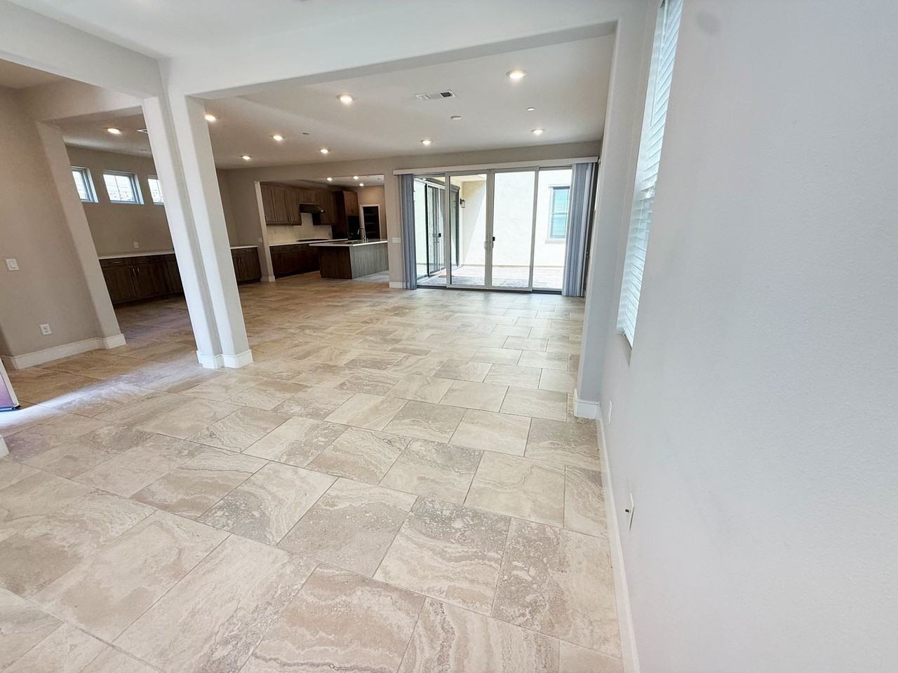 6773 Solterra Vista Pkwy - Photo 5 of 26