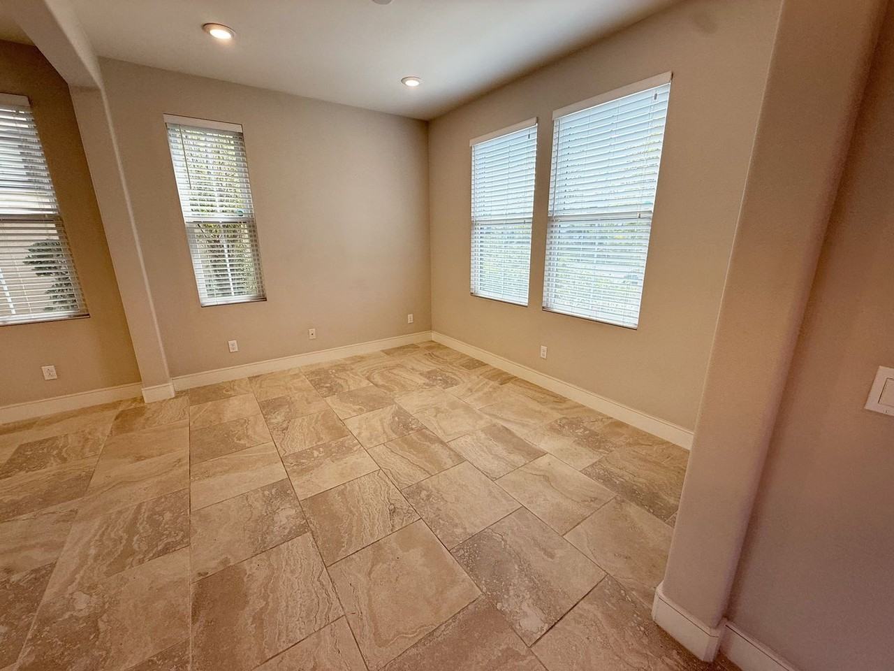 6773 Solterra Vista Pkwy - Photo 6 of 26
