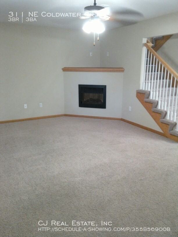 311 Ne Coldwater Creek Dr - Photo 2 of 11