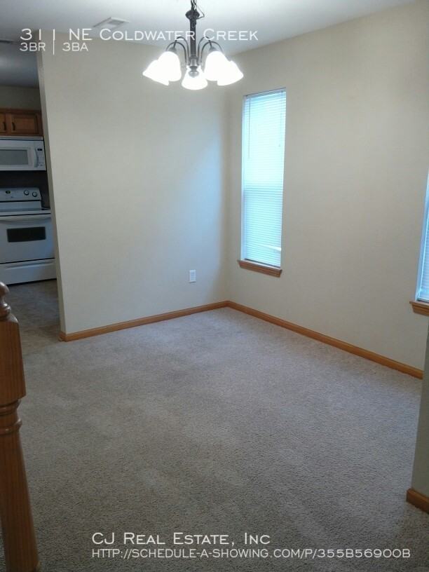 311 Ne Coldwater Creek Dr - Photo 3 of 11