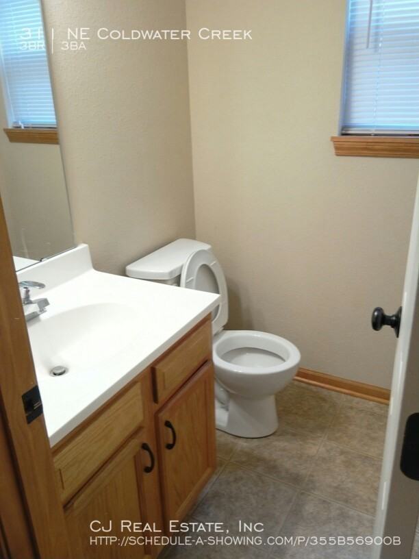 311 Ne Coldwater Creek Dr - Photo 5 of 11