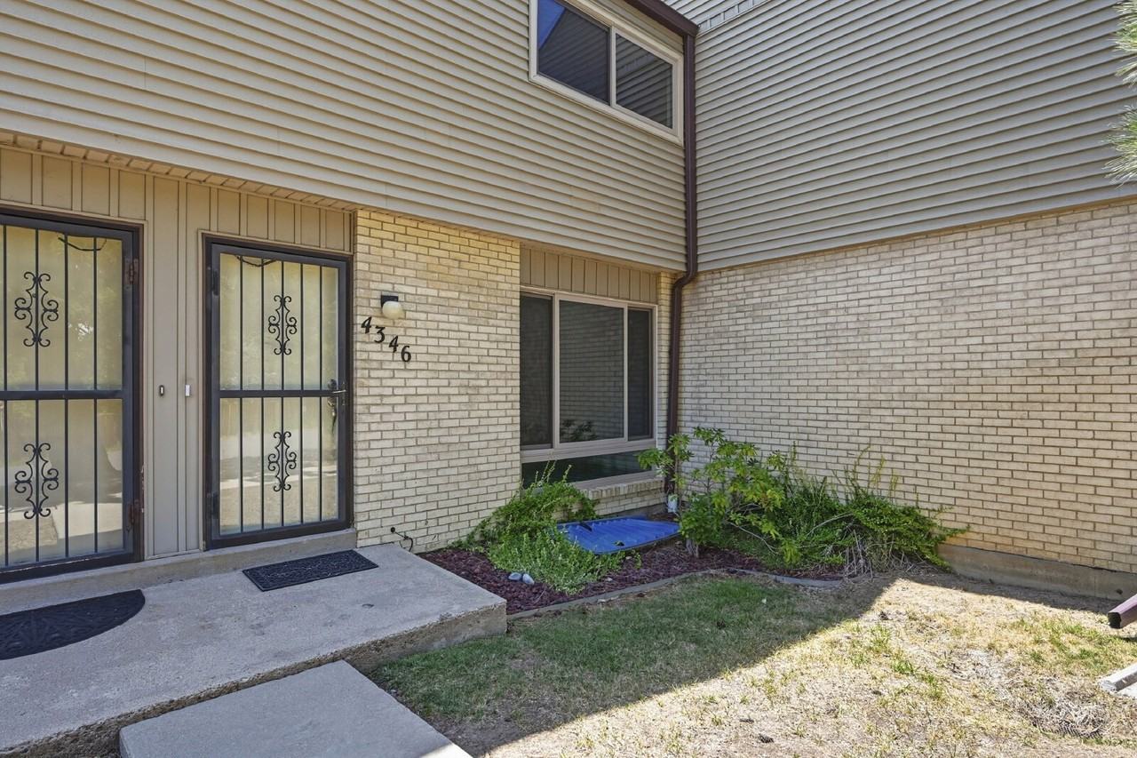 4346 W Pondview Dr - Photo 2 of 31