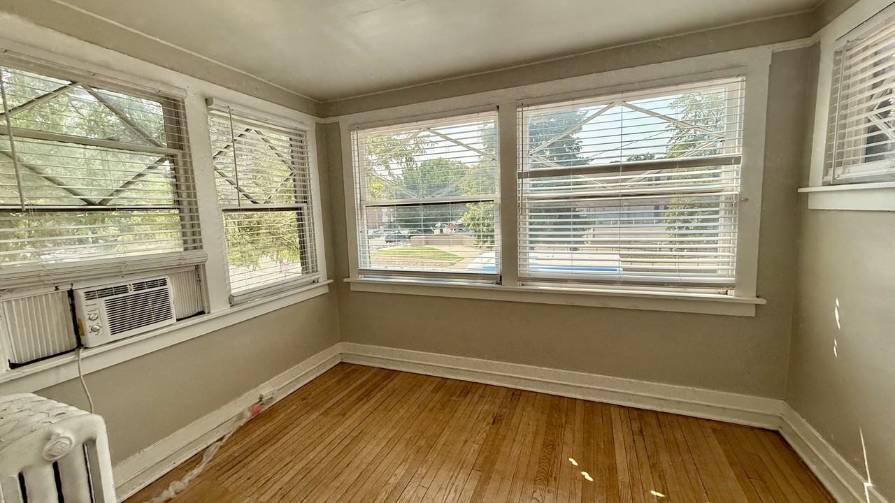 1212 N Corona St #1 - Photo 6 of 21