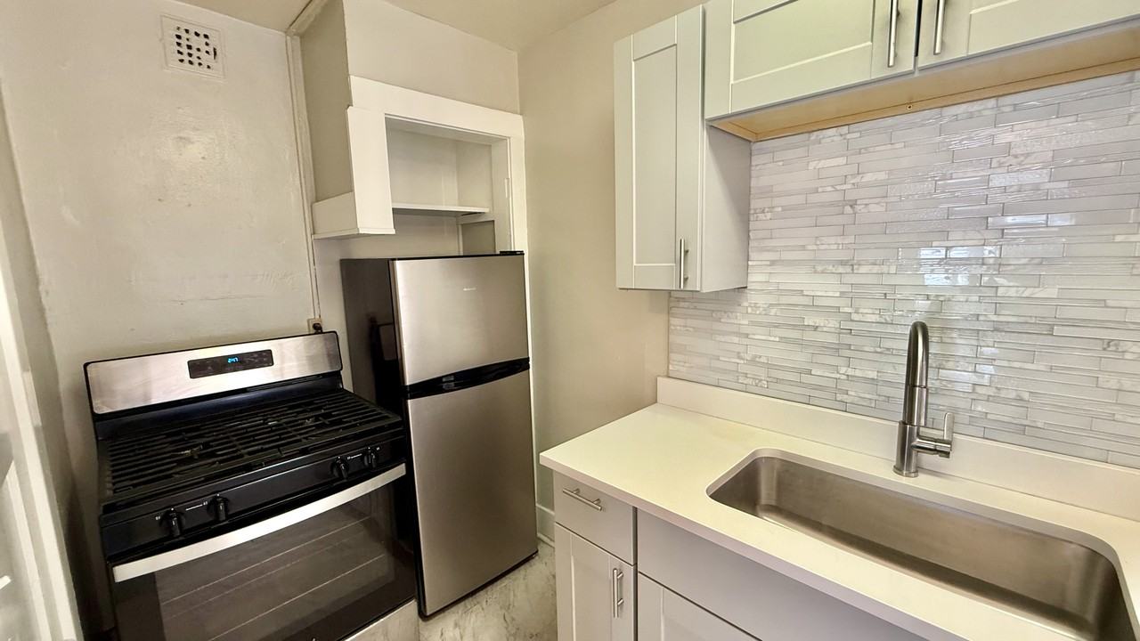 1212 N Corona St #1 - Photo 7 of 21