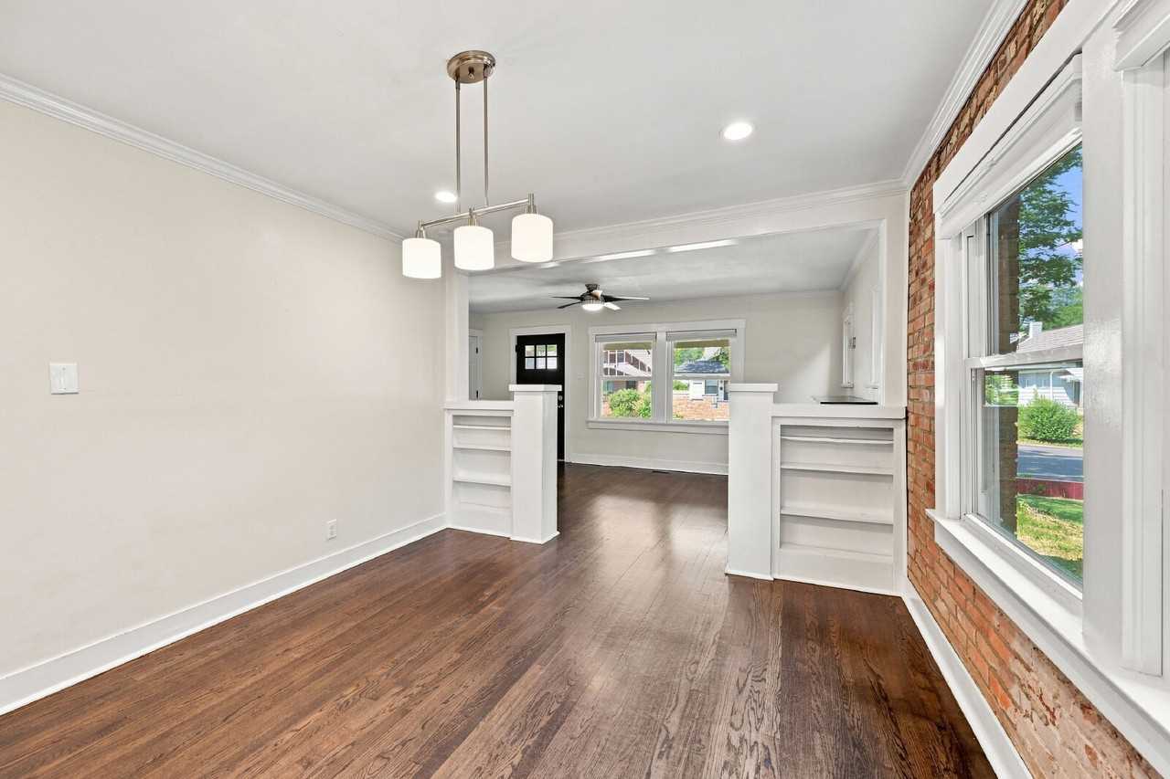 2630 N York St - Photo 6 of 34