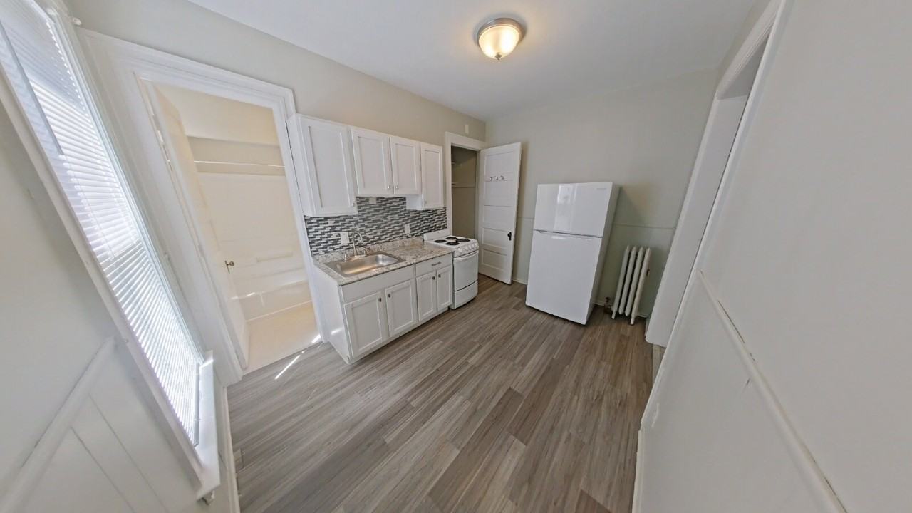 32 Lincoln St #3 - Photo 4 of 5