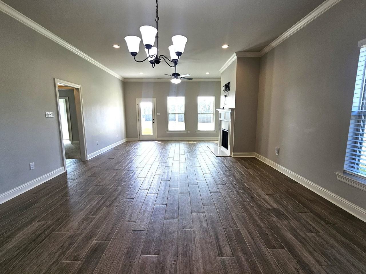 39083 Harrier St - Photo 7 of 28
