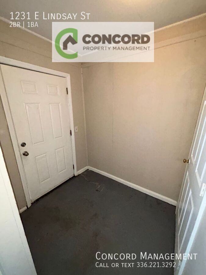1231 E Lindsay St - Photo 4 of 14