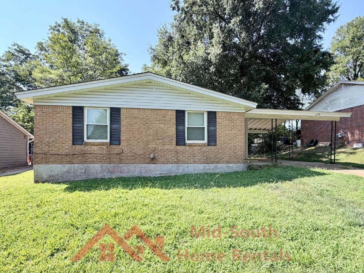 1775 Colonial Hills Dr - Photo 2 of 24