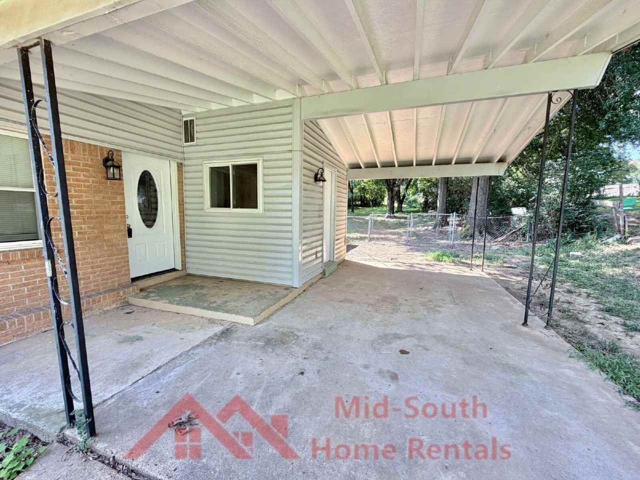 1775 Colonial Hills Dr - Photo 3 of 24