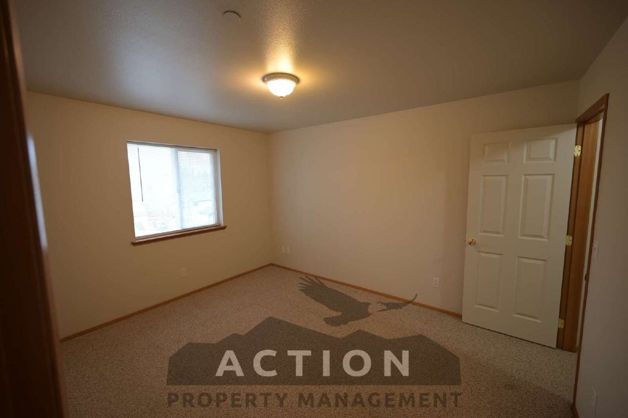 1312 Campbell Ave #4 - Photo 3 of 20