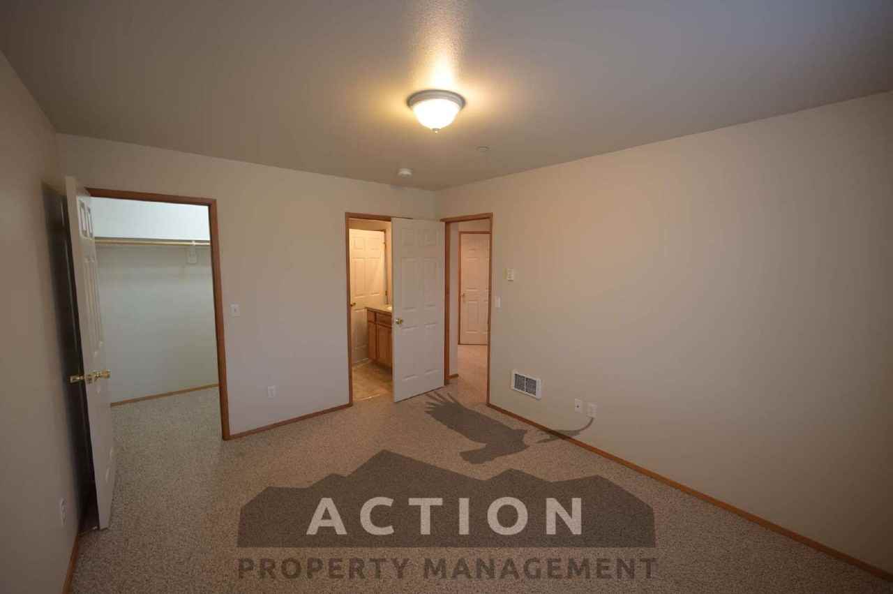 1312 Campbell Ave #4 - Photo 4 of 20
