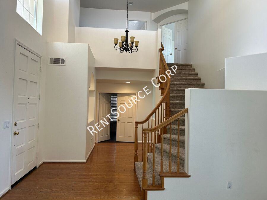 3210 Lantana Ct - Photo 2 of 36