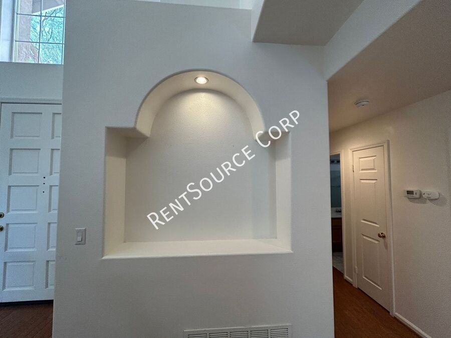 3210 Lantana Ct - Photo 3 of 36
