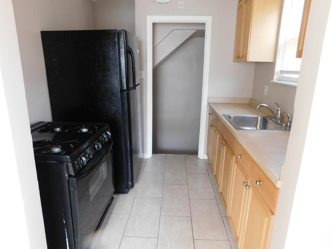 16601 Murray Hill St - Photo 4 of 10