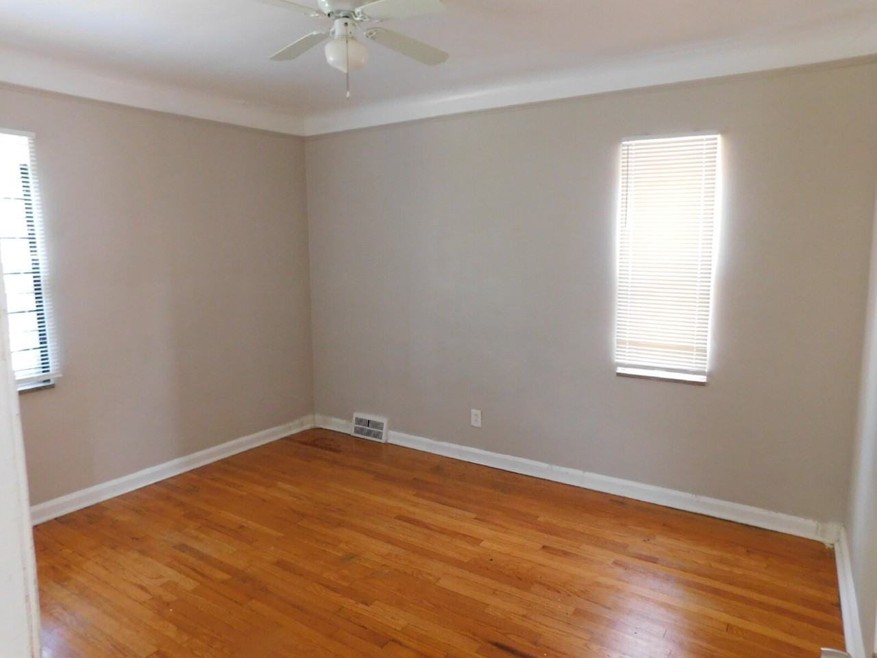 16601 Murray Hill St - Photo 7 of 10