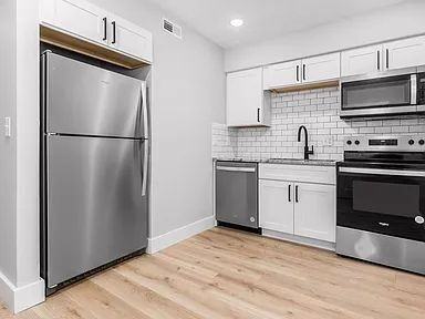 765 S Washington Ave - Photo 2 of 5
