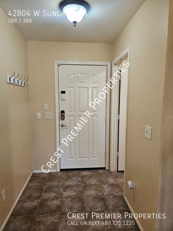 42804 W Sunland Dr - Photo 2 of 34
