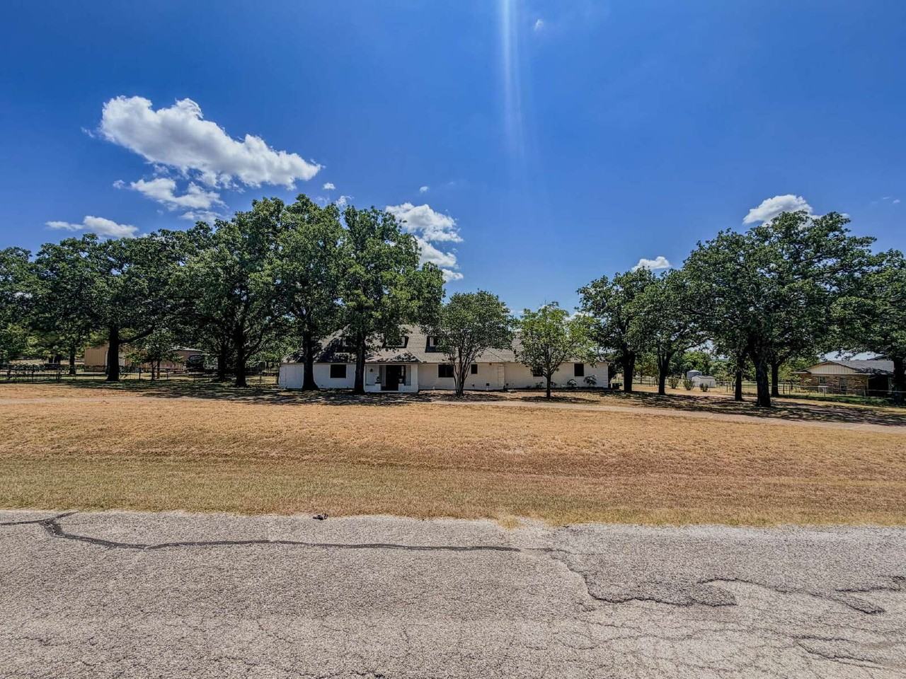 2524 Mockingbird Rd - Photo 2 of 50